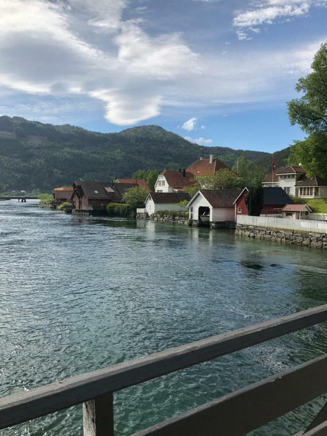 Stryn - House By The River Kültér fotó